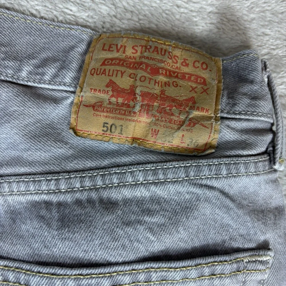 Levi's 501 Grey Denim Jeans Mens 32x36 (Fits 30x32) Faded Straight‎ Leg